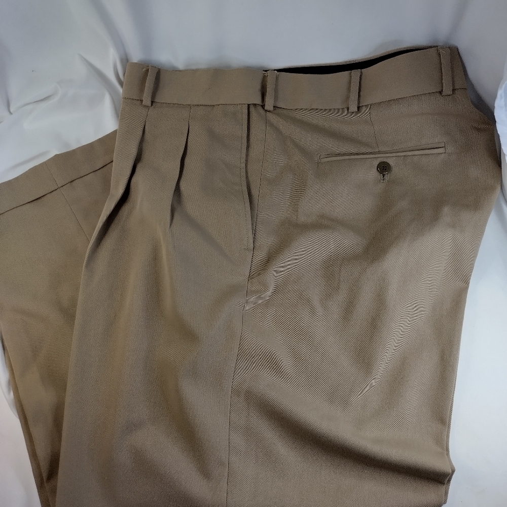 FOUNDRY Tan Pleated Dress Slacks Men's Size 44×28